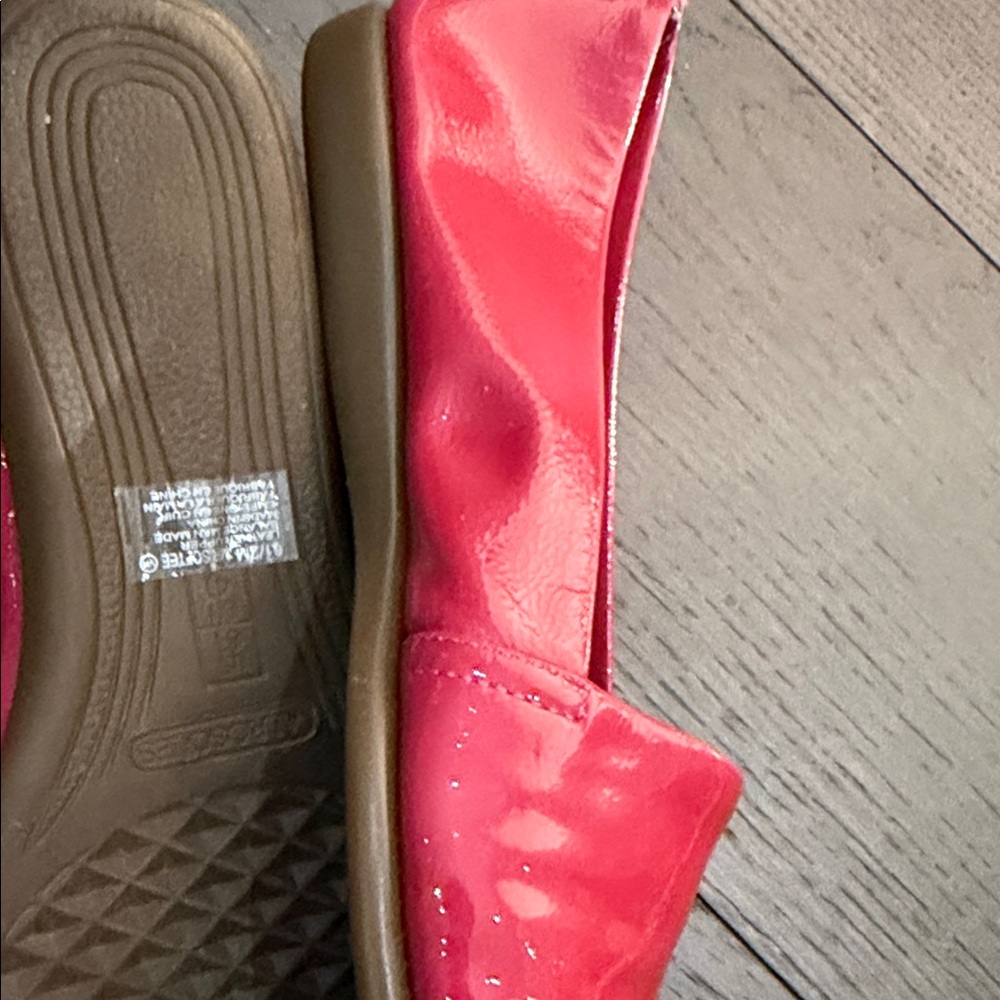 AEROSOLES Shiny Red Loafers - Picture 5 of 6